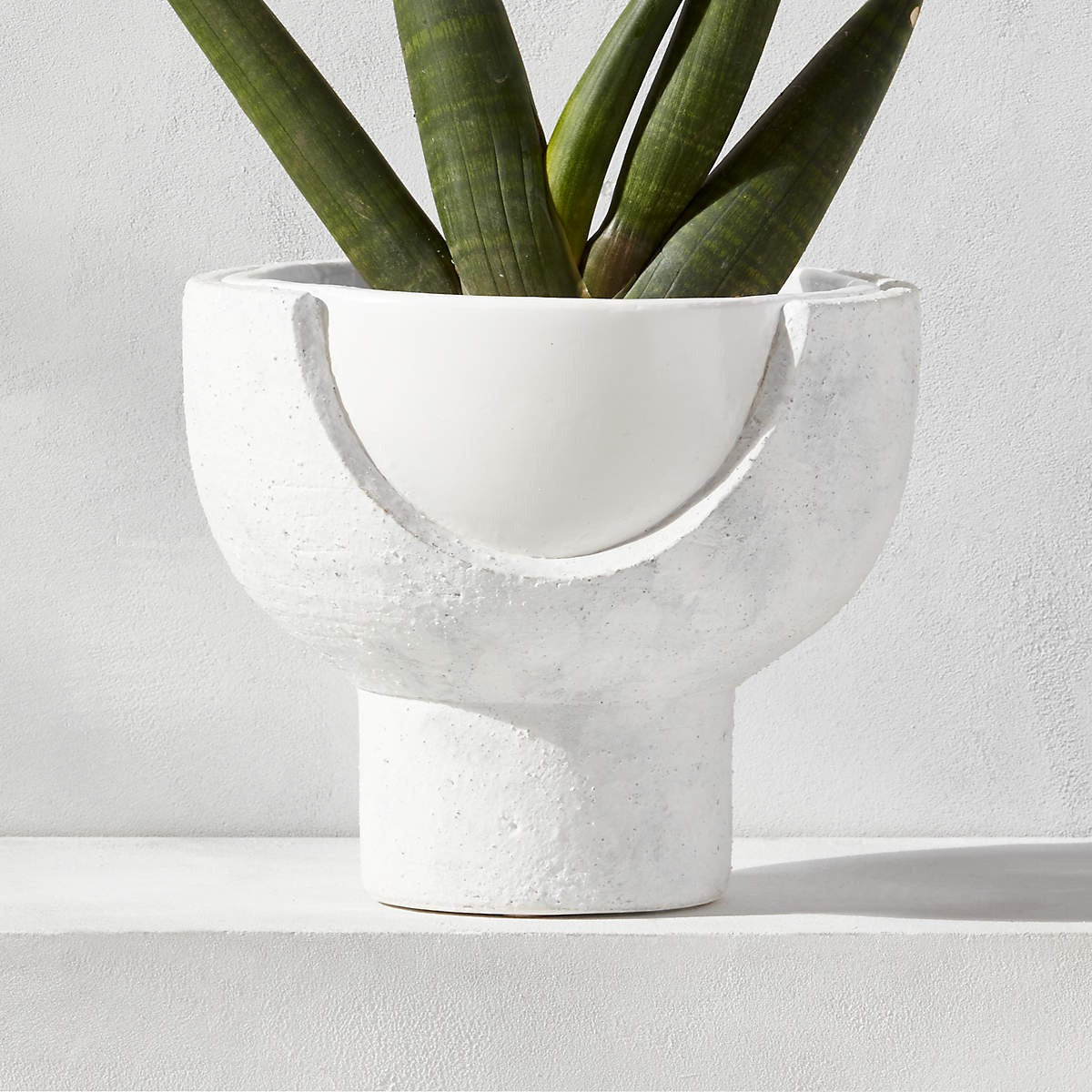 CALISTA WHITE FOOTED INDOOR/OUTDOOR PLANTER